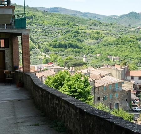Casa Angolo Cantina Nel Castello Montegiovi Eksteriør bilde