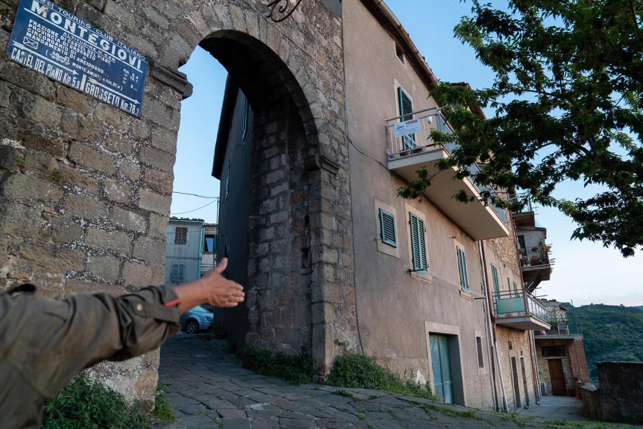 Casa Angolo Cantina Nel Castello Montegiovi Eksteriør bilde
